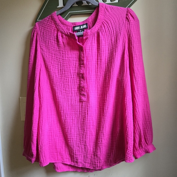 DKNY Jeans Hanley Textured Gauze Fuchsia Button Blouse M 100% Cotton - Picture 2 of 10
